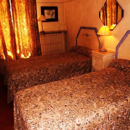 La Maison Aux Volets Bleus Panzió Venasque Kültér fotó